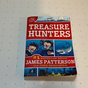Treasure Hunters by James Patterson - Red and Blue Cover